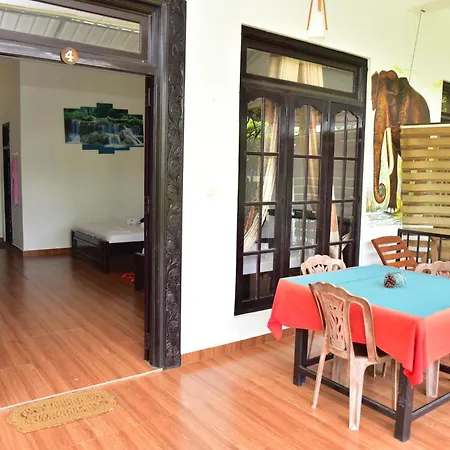 Hill Forest Cottage-3